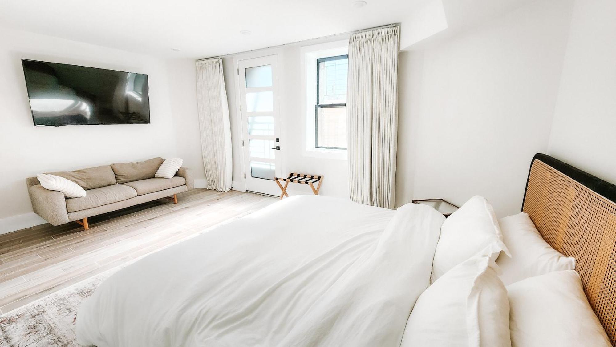 Private Modern Luxury Suite In Historic Stone Home Distrito de Colúmbia Exterior foto